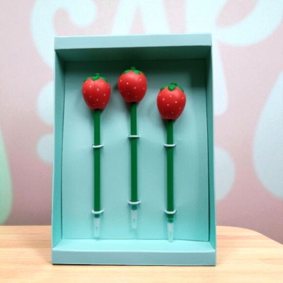 Eccolo Berry Sweet Strawberry Pen Set of 3 - Picture 2 of 3